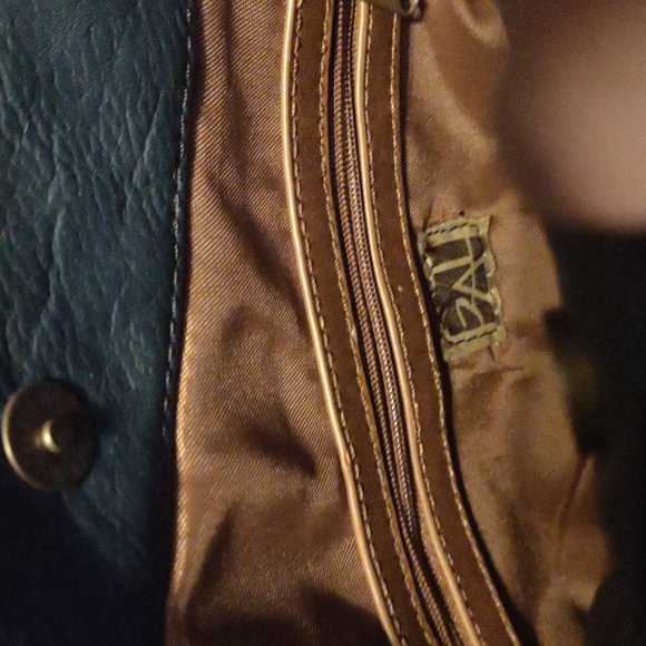 GAL teal  5 pocket faux leather‎ shoulder bag with brown adjustable strap - Picture 8 of 8